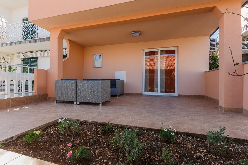 Apartments Viljac Traù Esterno foto