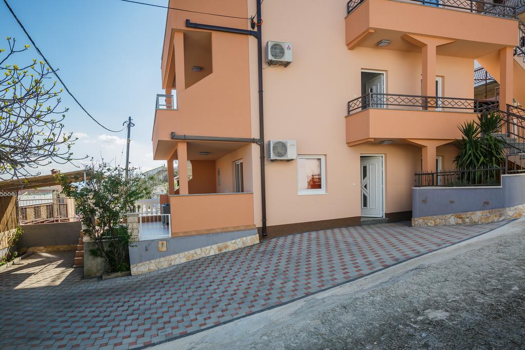 Apartments Viljac Traù Esterno foto